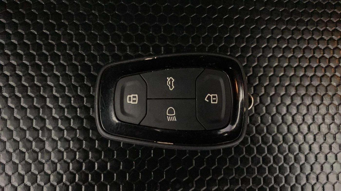 2019 Tata Harrier XZ 2.0L, Diesel, Manual, 40,204 km, Key Close Up