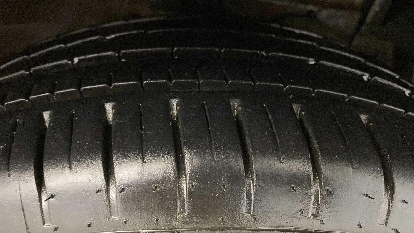 2017 Maruti Ciaz S 1.4 MT PETROL, Petrol, Manual, 76,558 km, Right Front Tyre Tread