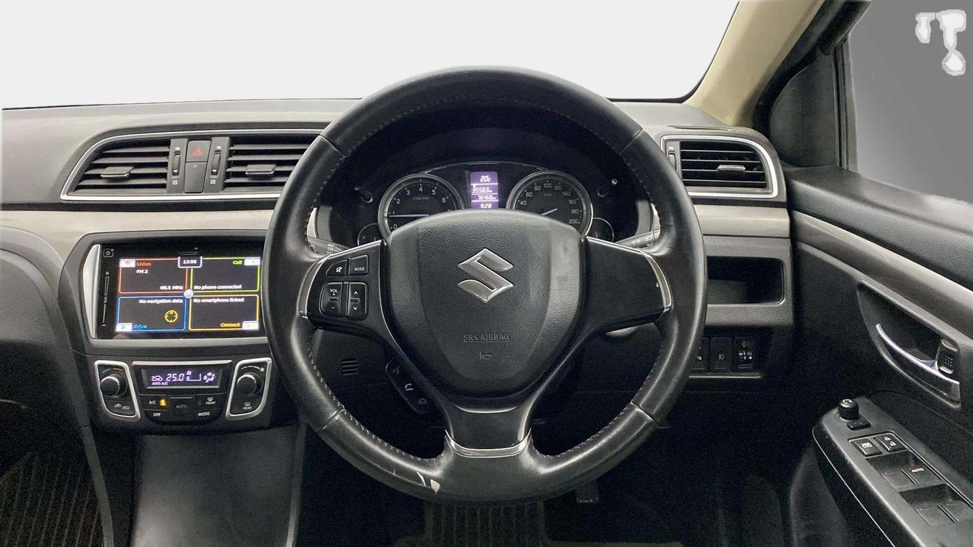 2017 Maruti Ciaz S 1.4 MT PETROL, Petrol, Manual, 76,558 km, Steering Wheel Close Up