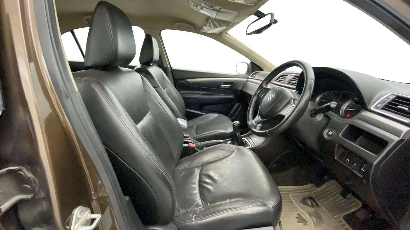 2017 Maruti Ciaz S 1.4 MT PETROL, Petrol, Manual, 76,558 km, Right Side Front Door Cabin