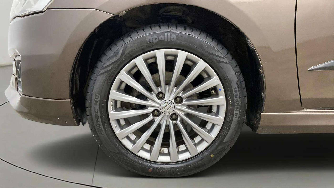 2017 Maruti Ciaz S 1.4 MT PETROL, Petrol, Manual, 76,558 km, Left Front Wheel