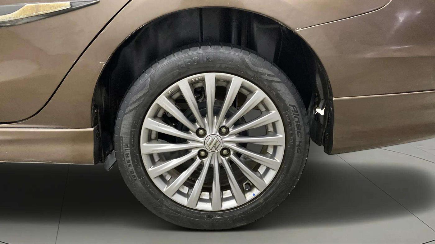 2017 Maruti Ciaz S 1.4 MT PETROL, Petrol, Manual, 76,558 km, Left Rear Wheel