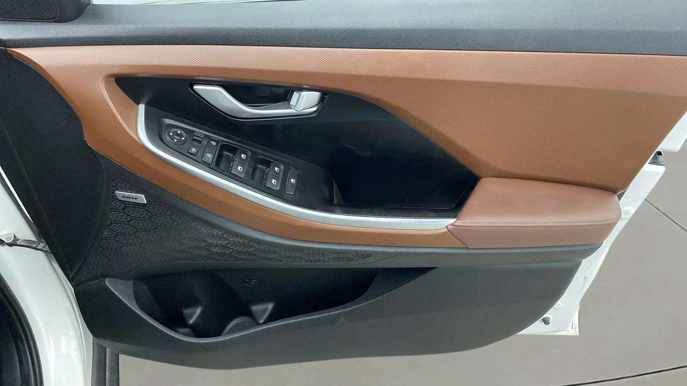 2021 Hyundai ALCAZAR PLATINUM 1.5 MT 7STR, Diesel, Manual, 63,293 km, Driver Side Door Panels Control
