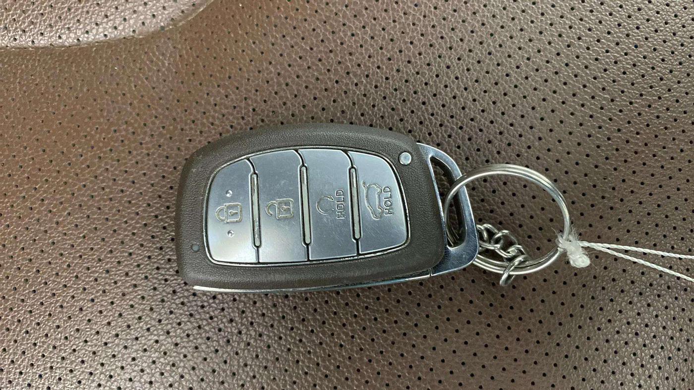 2021 Hyundai ALCAZAR PLATINUM 1.5 MT 7STR, Diesel, Manual, 63,293 km, Key Close Up