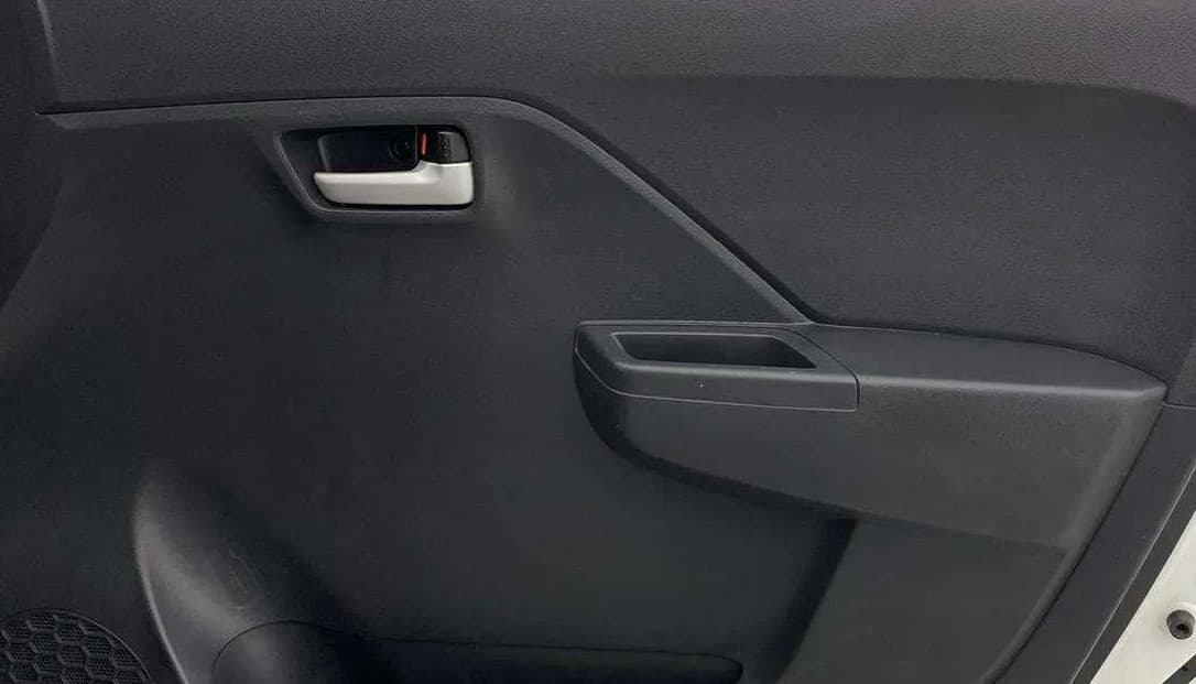 2023 Maruti Alto K10 VXI PLUS, Petrol, Manual, 14,018 km, Driver Side Door Panels Control