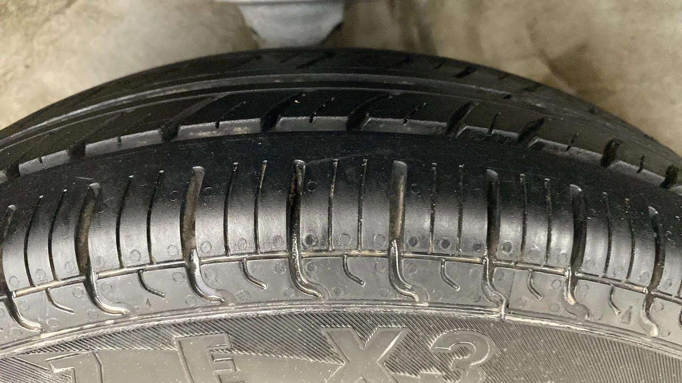 2013 Maruti Alto 800 LXI, Petrol, Manual, 45,528 km, Left Front Tyre Tread