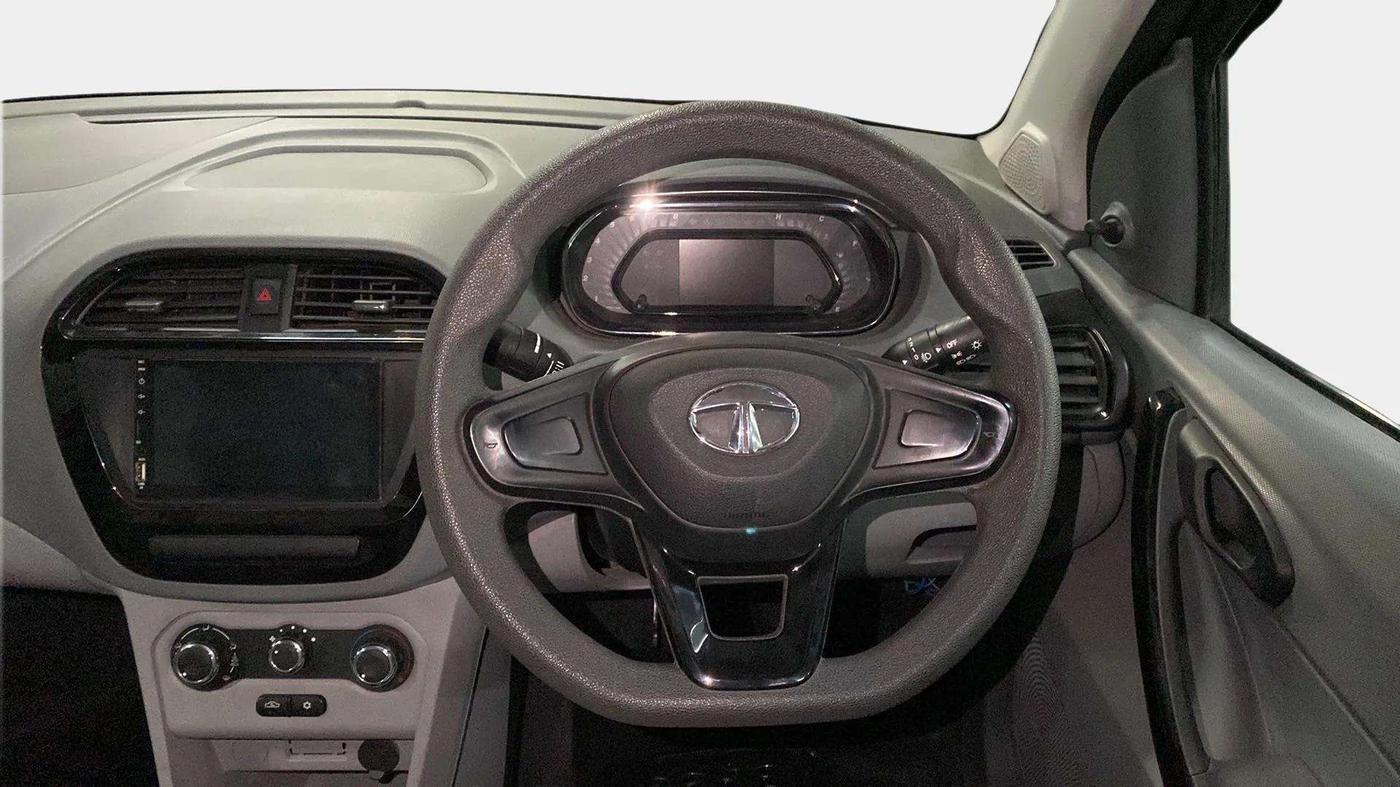 2021 Tata TIGOR XE PETROL, Petrol, Manual, 28,143 km, Steering Wheel Close Up