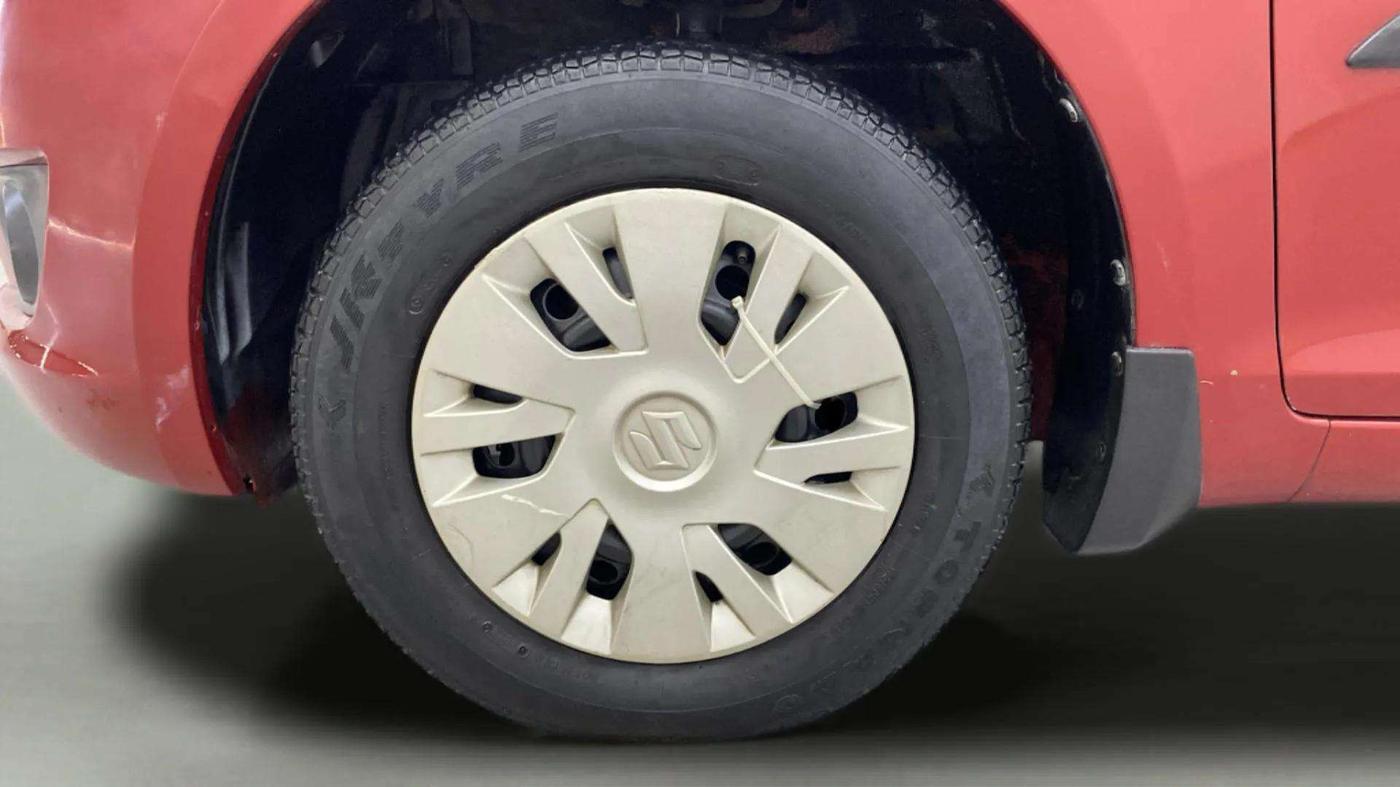 2013 Maruti Swift VDI, Diesel, Manual, 45,643 km, Left Front Wheel