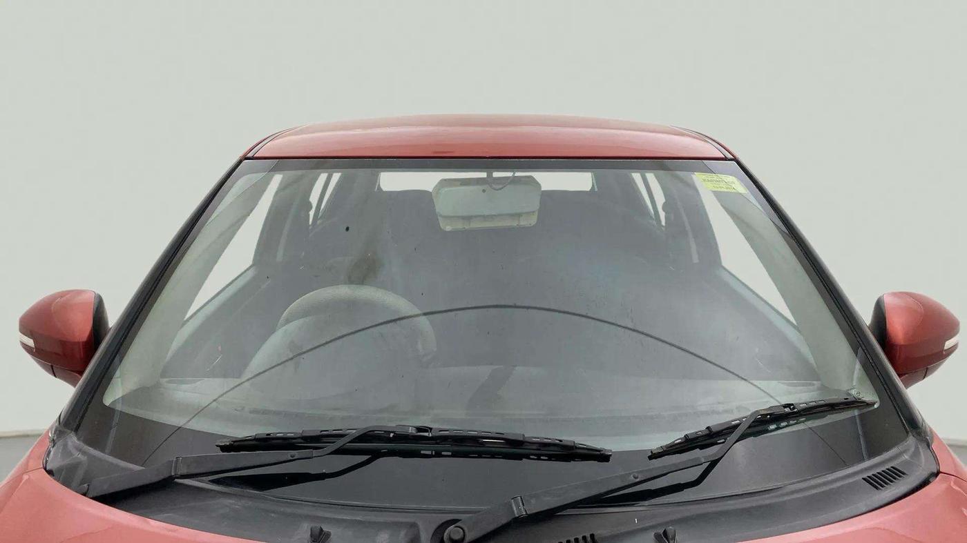 2013 Maruti Swift VDI, Diesel, Manual, 45,643 km, Front Windshield