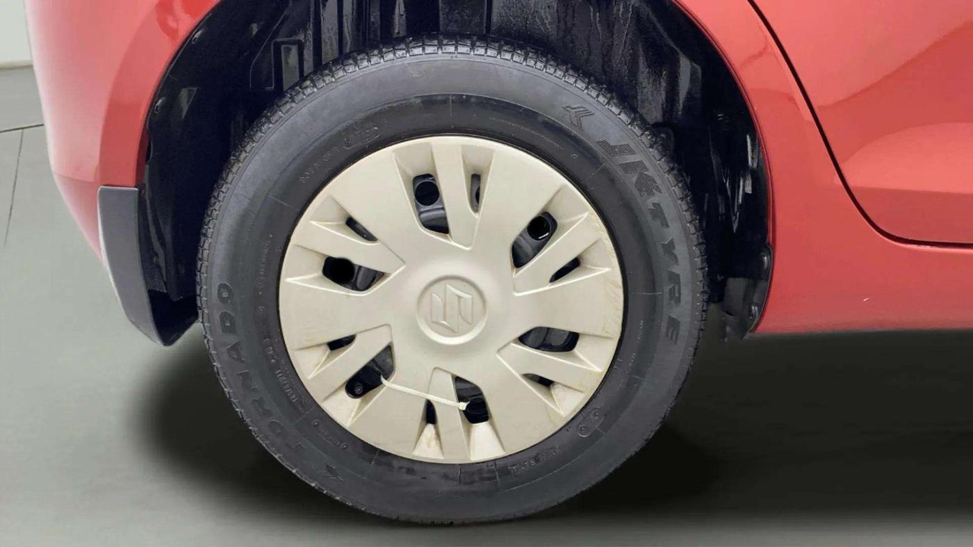 2013 Maruti Swift VDI, Diesel, Manual, 45,643 km, Right Rear Wheel