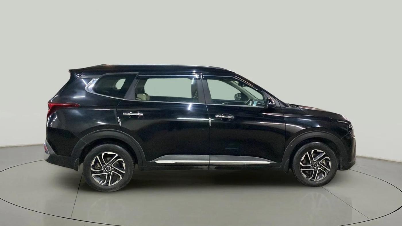 2022 KIA CARENS LUXURY PLUS 1.5 DIESEL AT 6 STR, Diesel, Automatic, 56,767 km, Right Side View