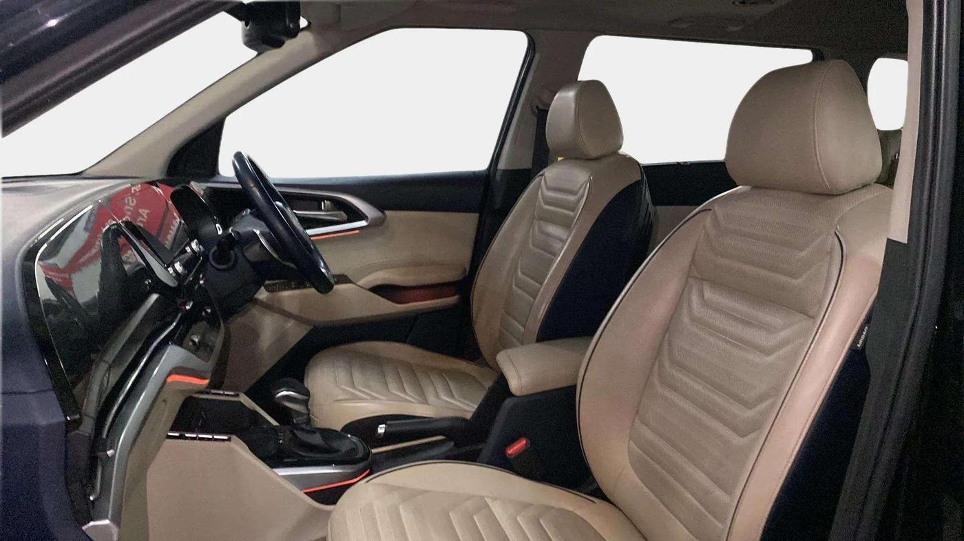 2022 KIA CARENS LUXURY PLUS 1.5 DIESEL AT 6 STR, Diesel, Automatic, 56,767 km, Right Side Front Door Cabin