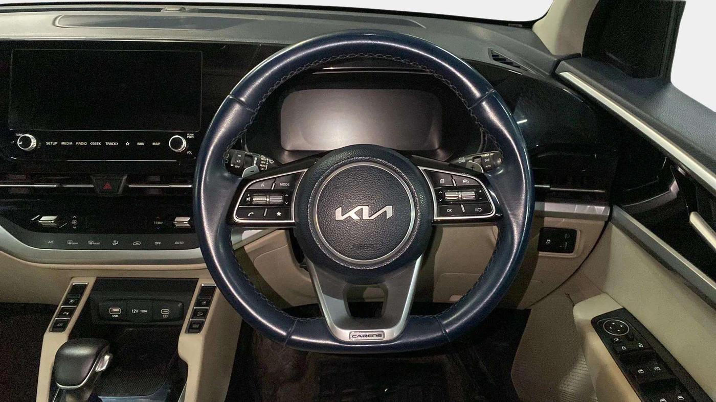 2022 KIA CARENS LUXURY PLUS 1.5 DIESEL AT 6 STR, Diesel, Automatic, 56,767 km, Steering Wheel Close Up