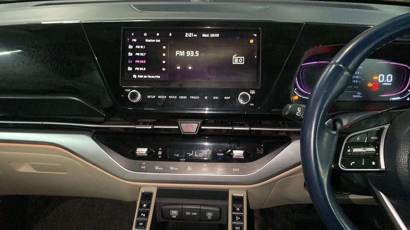 2022 KIA CARENS LUXURY PLUS 1.5 DIESEL AT 6 STR, Diesel, Automatic, 56,767 km, Air Conditioner