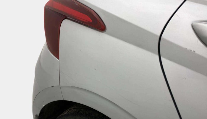 2020 Hyundai NEW I20 SPORTZ 1.2 MT, Petrol, Manual, 66,391 km, Right quarter panel - Minor scratches