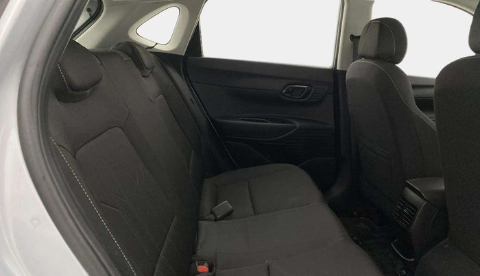 2020 Hyundai NEW I20 SPORTZ 1.2 MT, Petrol, Manual, 66,391 km, Right Side Rear Door Cabin