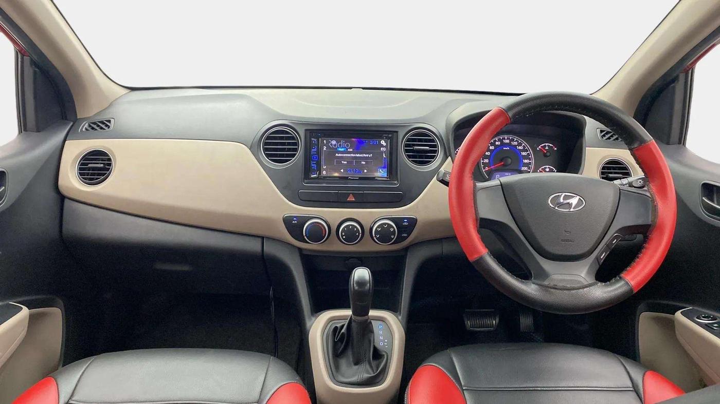 2017 Hyundai Grand i10 MAGNA AT 1.2 KAPPA VTVT, Petrol, Automatic, 67,372 km, Dashboard