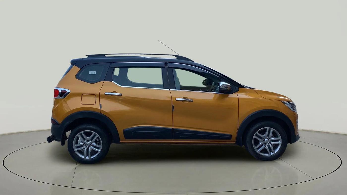 2022 Renault TRIBER RXZ DUAL TONE, Petrol, Manual, 6,403 km, Right Side View