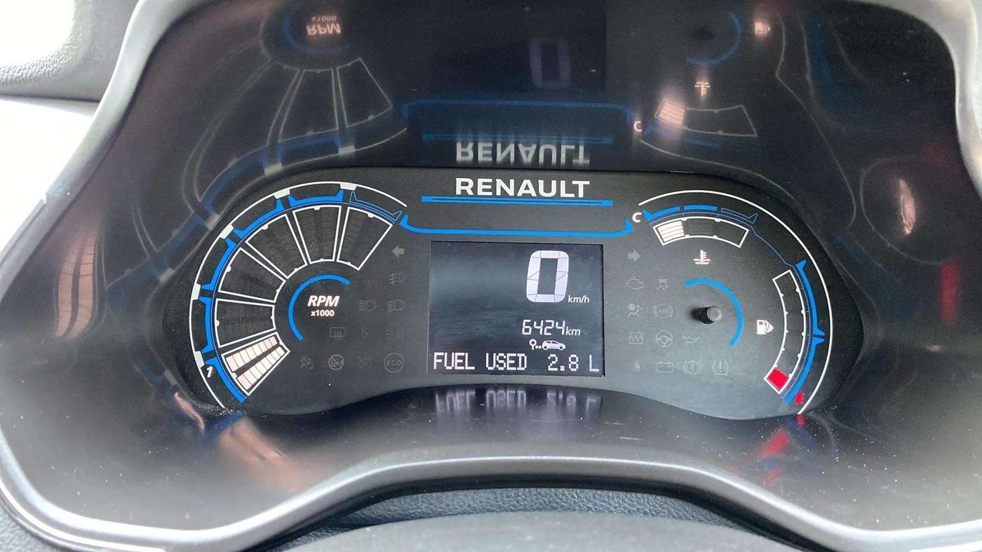 2022 Renault TRIBER RXZ DUAL TONE, Petrol, Manual, 6,403 km, Odometer Image