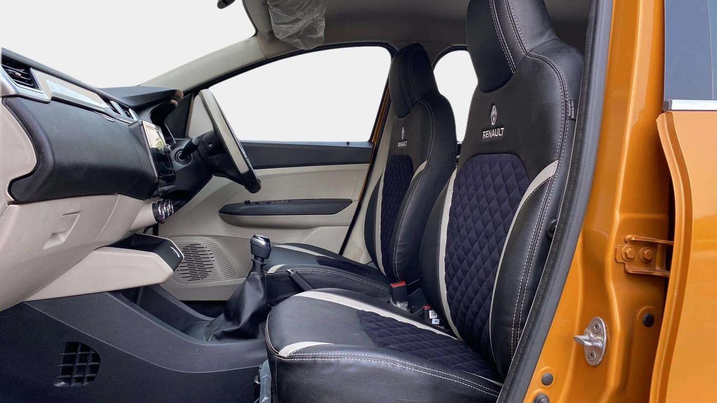 2022 Renault TRIBER RXZ DUAL TONE, Petrol, Manual, 6,403 km, Right Side Front Door Cabin