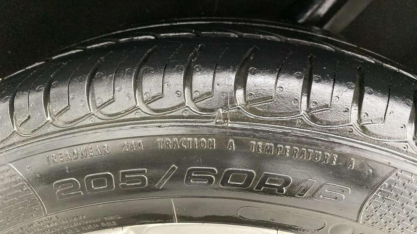 2017 Ford Ecosport TITANIUM 1.5L PETROL, Petrol, Manual, 49,201 km, Left Rear Tyre Tread