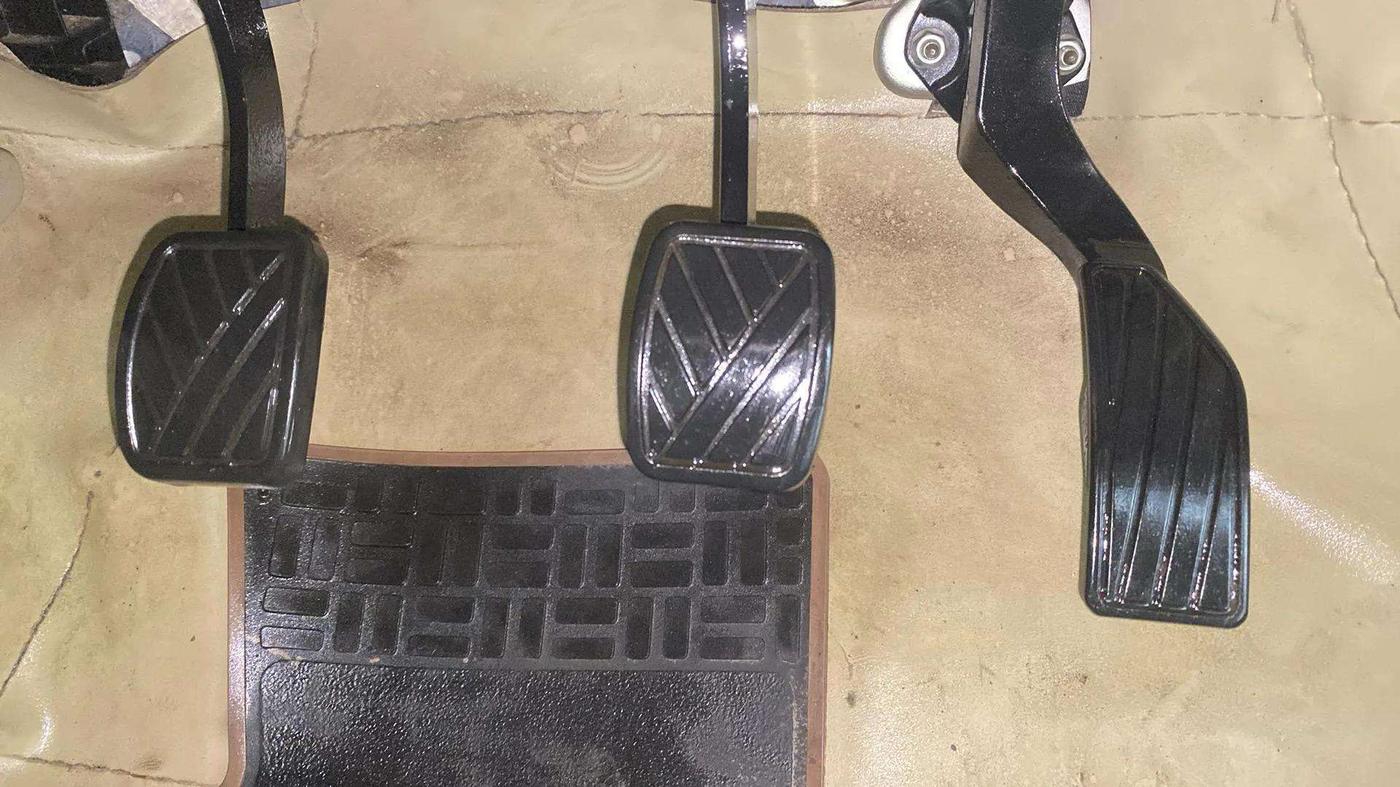 2021 Maruti Ciaz SIGMA 1.5 SHVS MT  PETROL, Petrol, Manual, 27,791 km, Pedals