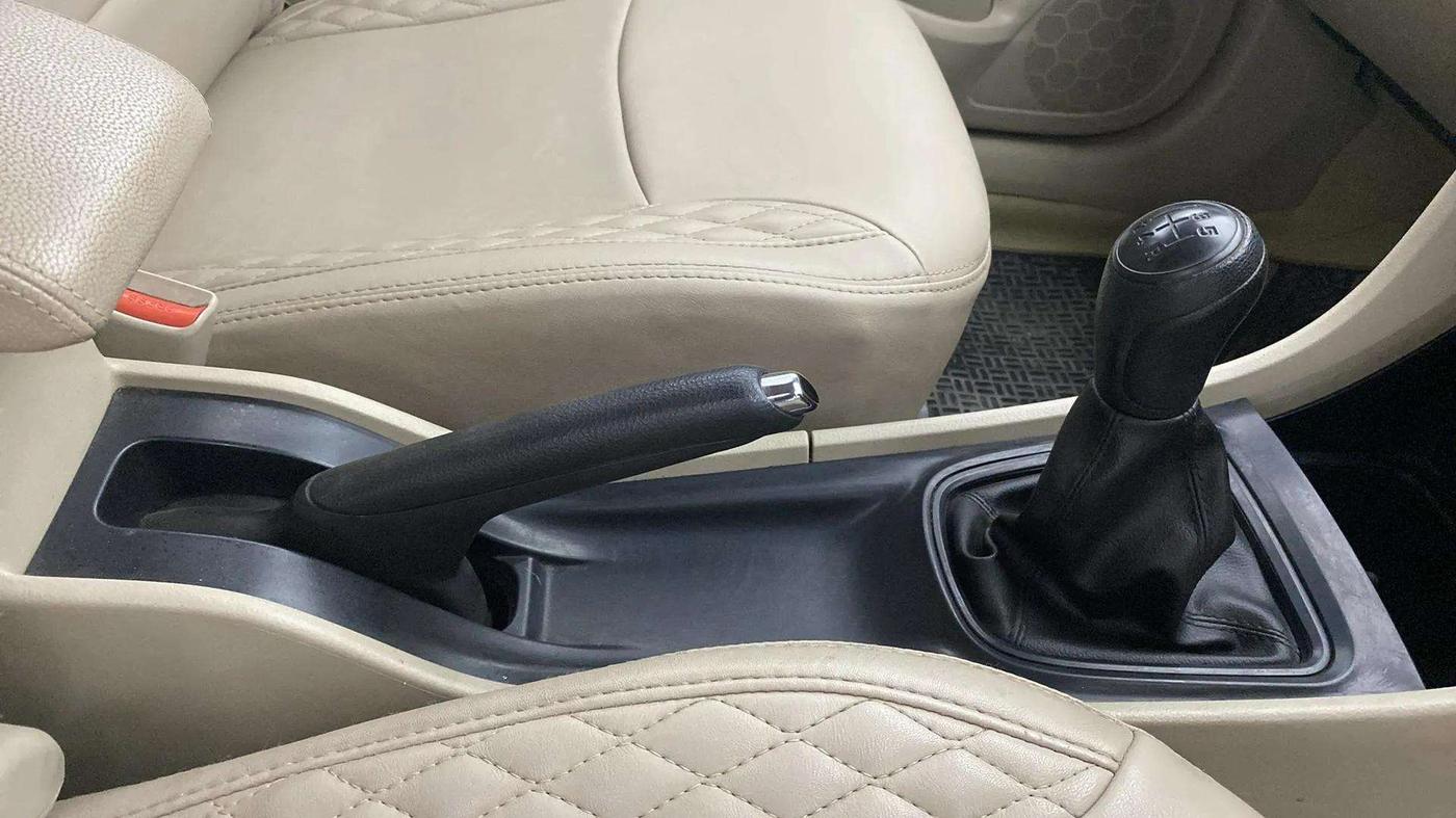 2021 Maruti Ciaz SIGMA 1.5 SHVS MT  PETROL, Petrol, Manual, 27,791 km, Gear Lever