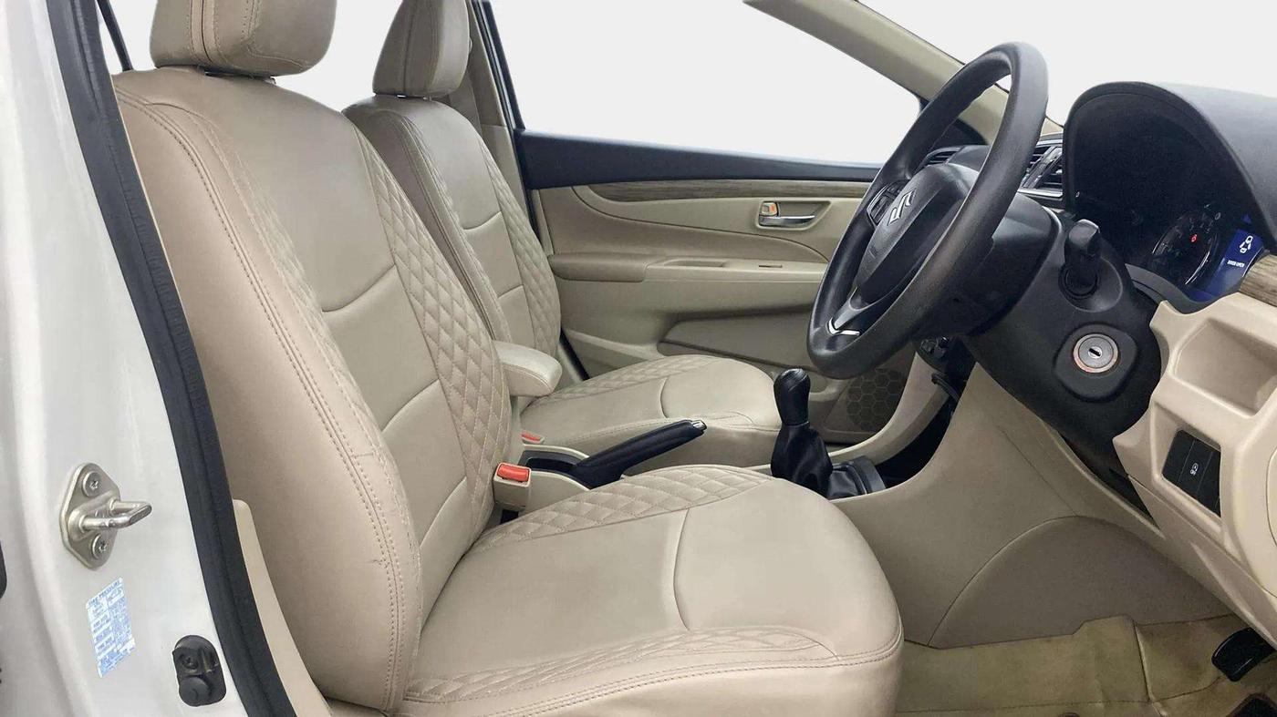 2021 Maruti Ciaz SIGMA 1.5 SHVS MT  PETROL, Petrol, Manual, 27,791 km, Right Side Front Door Cabin