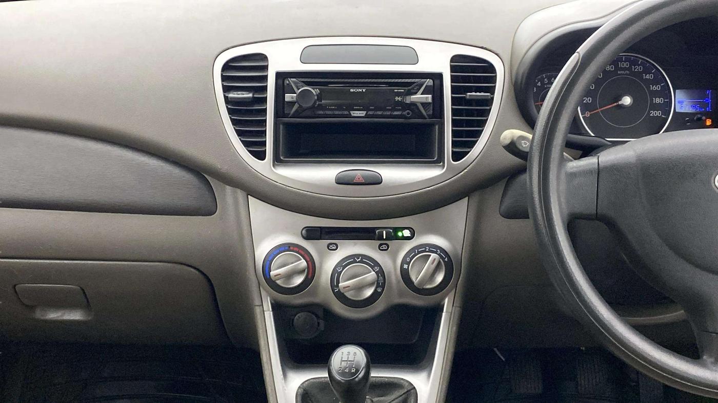 2015 Hyundai i10 MAGNA 1.1, Petrol, Manual, 67,040 km, Air Conditioner