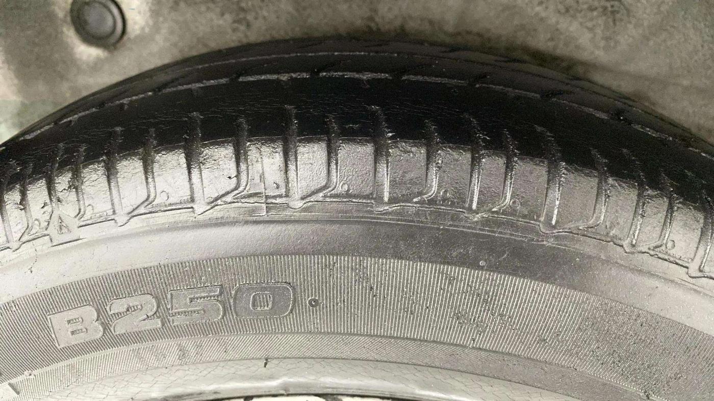 2015 Hyundai i10 MAGNA 1.1, Petrol, Manual, 67,040 km, Right Rear Tyre Tread