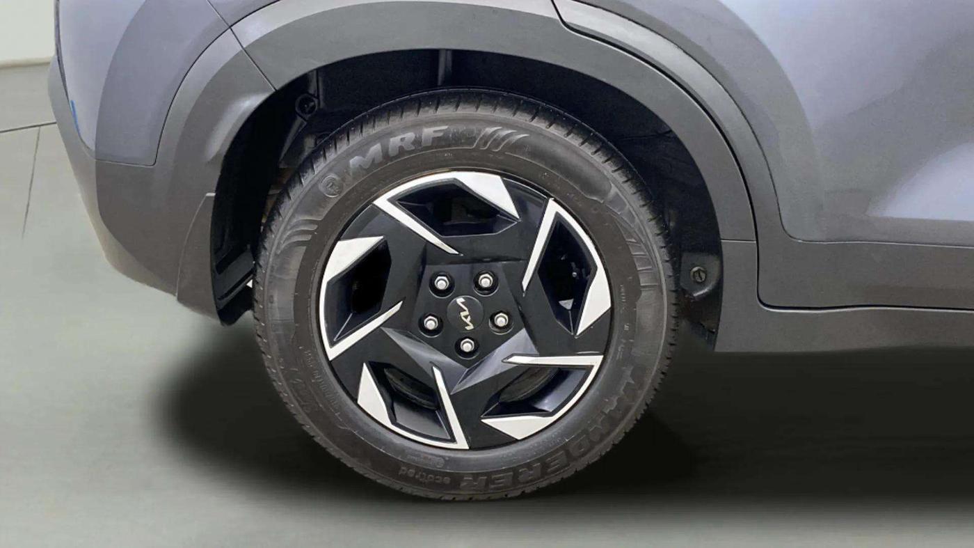2024 KIA SONET HTK PLUS 1.2 PETROL MT, Petrol, Manual, 8,211 km, Right Rear Wheel