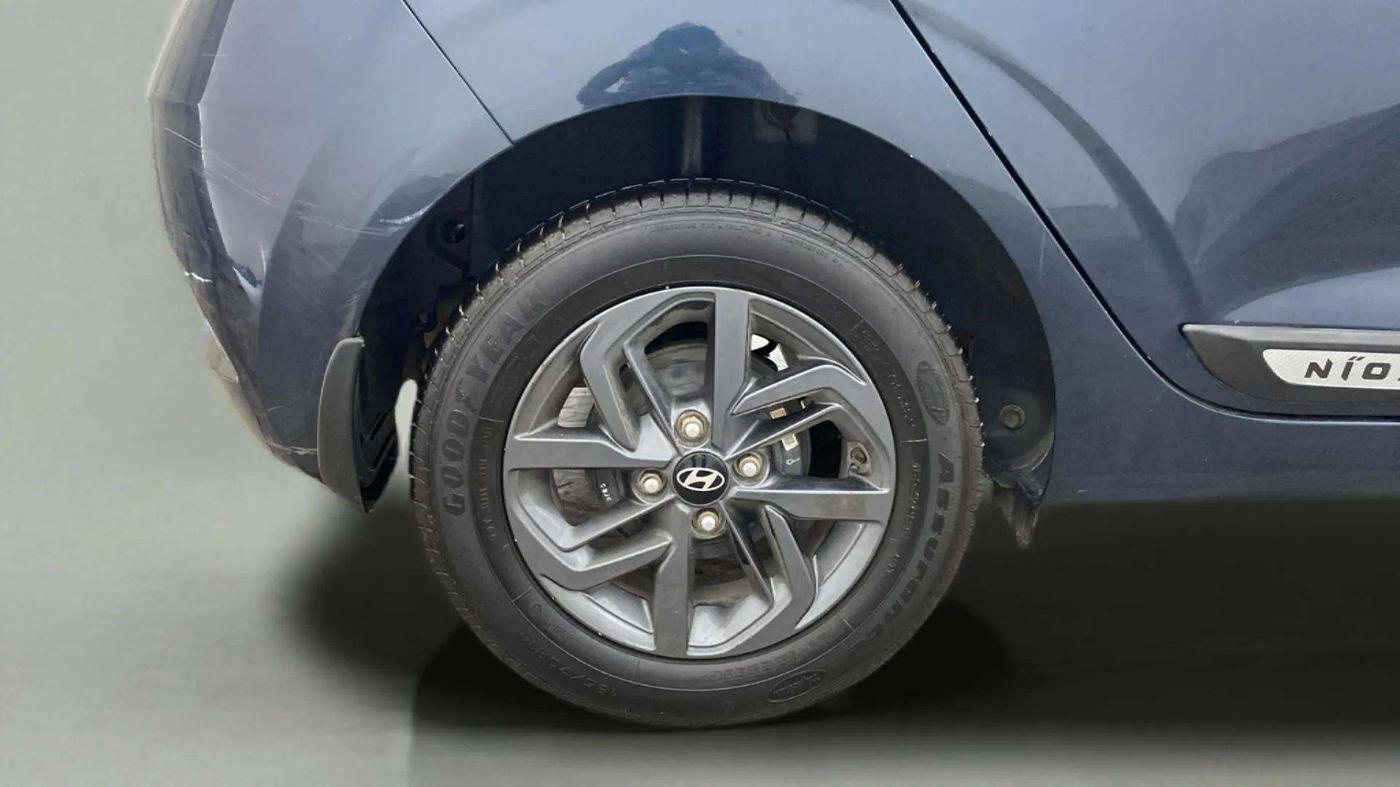2022 Hyundai GRAND I10 NIOS SPORTZ 1.2 KAPPA VTVT CNG, CNG, Manual, 59,772 km, Right Rear Wheel