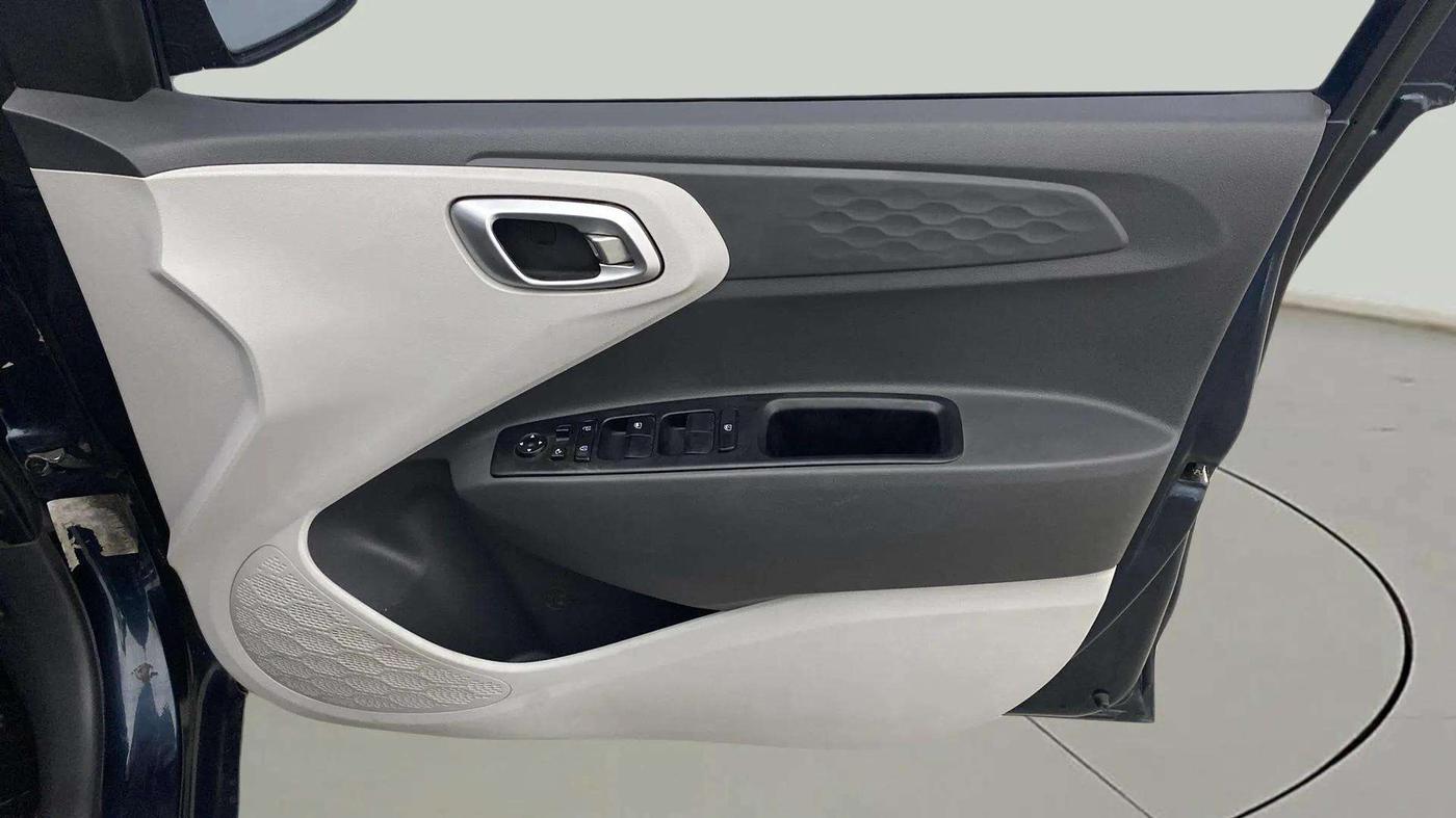 2022 Hyundai GRAND I10 NIOS SPORTZ 1.2 KAPPA VTVT CNG, CNG, Manual, 59,772 km, Driver Side Door Panels Control