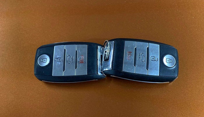 2019 KIA SELTOS HTX 1.5 PETROL, Petrol, Manual, 55,555 km, Key Close Up