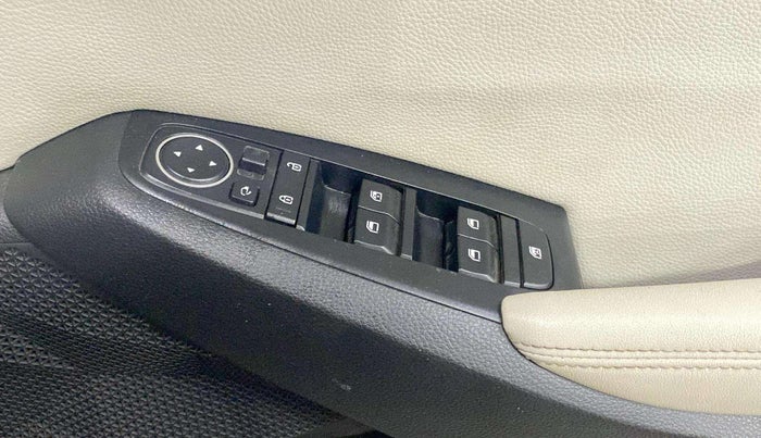 2019 KIA SELTOS HTX 1.5 PETROL, Petrol, Manual, 55,555 km, Driver Side Door Panels Control