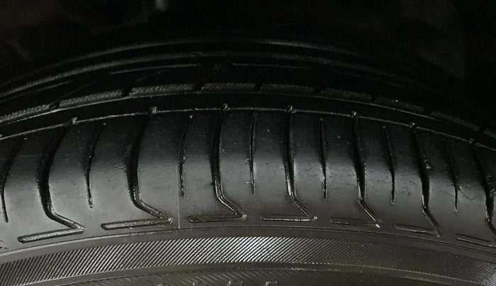 2019 KIA SELTOS HTX 1.5 PETROL, Petrol, Manual, 55,555 km, Right Front Tyre Tread