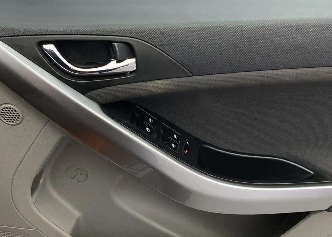 2018 Tata NEXON XZA PLUS PETROL DUAL TONE, Petrol, Automatic, 32,600 km, Driver Side Door Panels Control