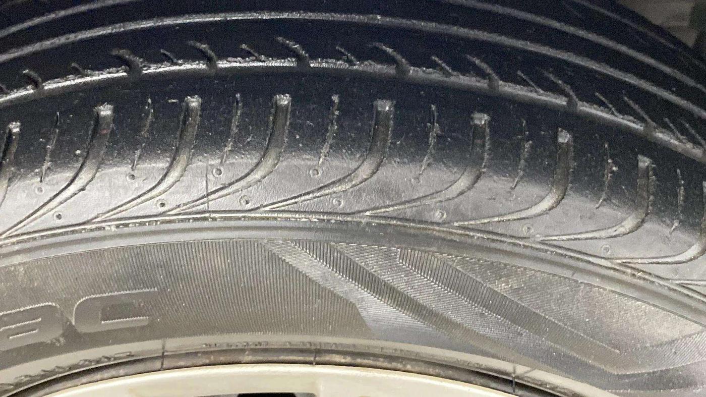 2016 Honda Amaze 1.2L I-VTEC S, Petrol, Manual, 63,005 km, Right Front Tyre Tread
