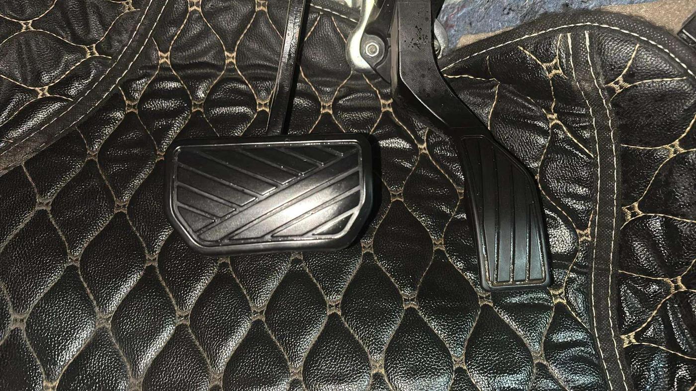 2020 Maruti Ciaz ALPHA  AT 1.5 SHVS PETROL, Petrol, Automatic, 63,047 km, Pedals