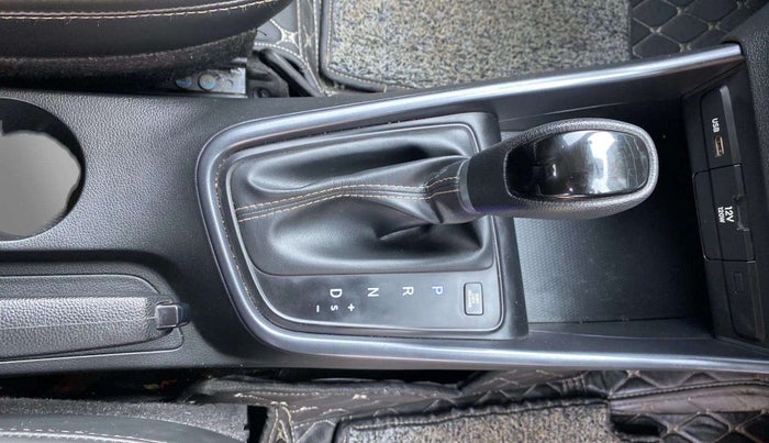 2023 Hyundai NEW I20 SPORTZ 1.2 IVT, Petrol, Automatic, 9,912 km, Gear Lever