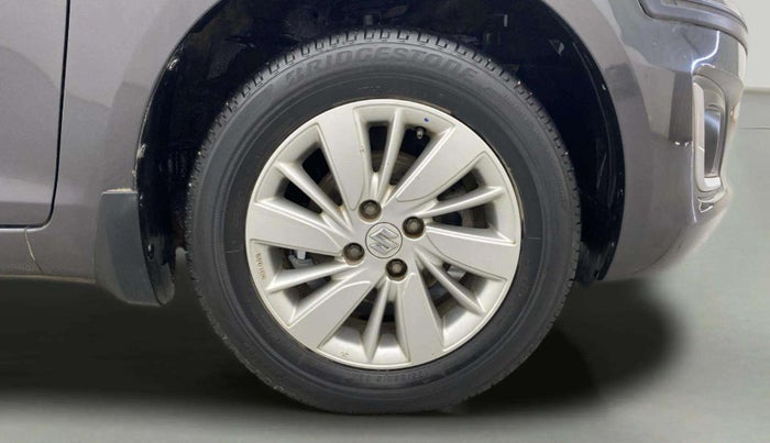 2015 Maruti Swift ZXI, Petrol, Manual, 60,619 km, Right Front Wheel