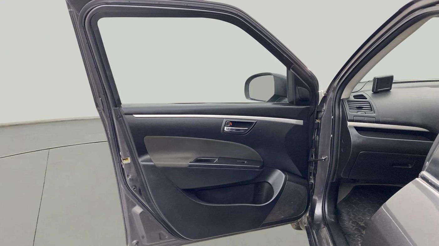 2015 Maruti Swift ZXI, Petrol, Manual, 60,619 km, LHS Front Door