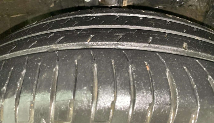 2015 Maruti Swift ZXI, Petrol, Manual, 60,619 km, Right Front Tyre Tread