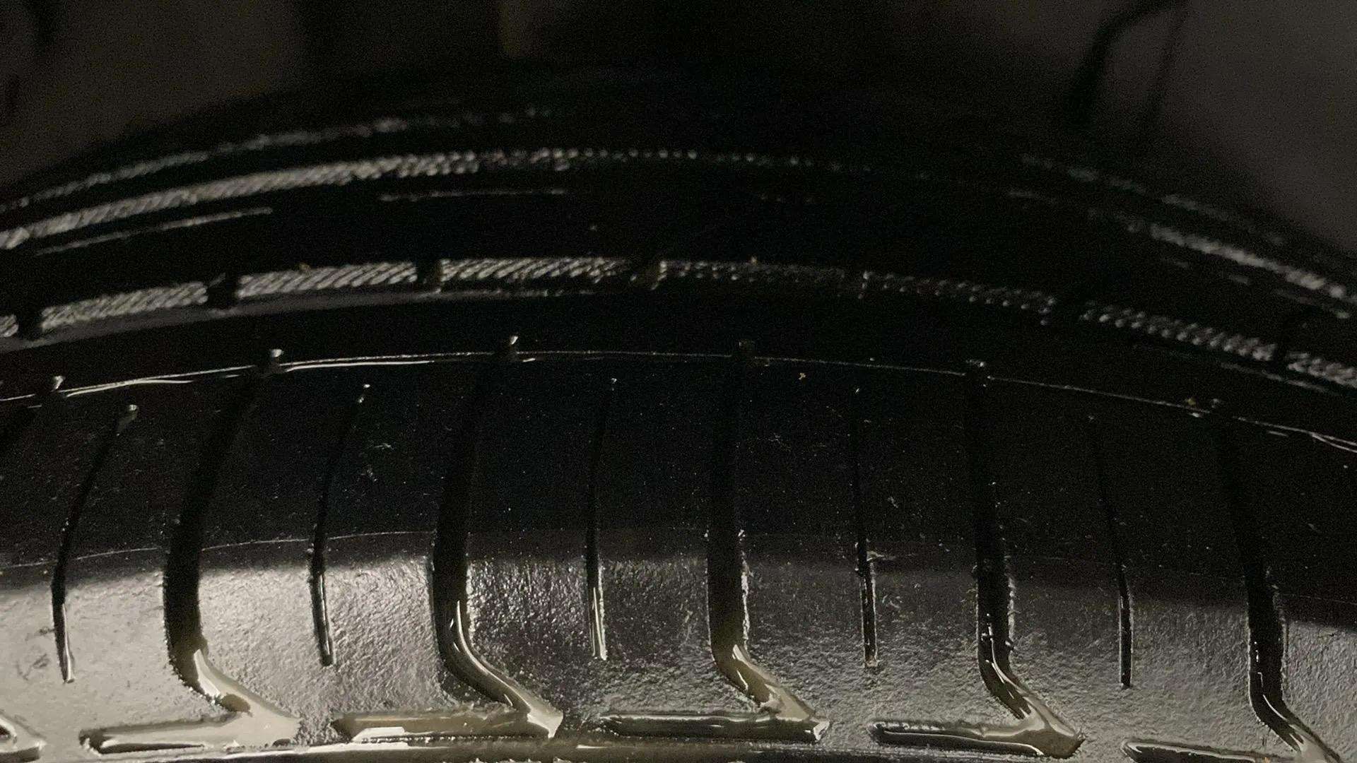 RHS-Front-Tyre-Tread-18