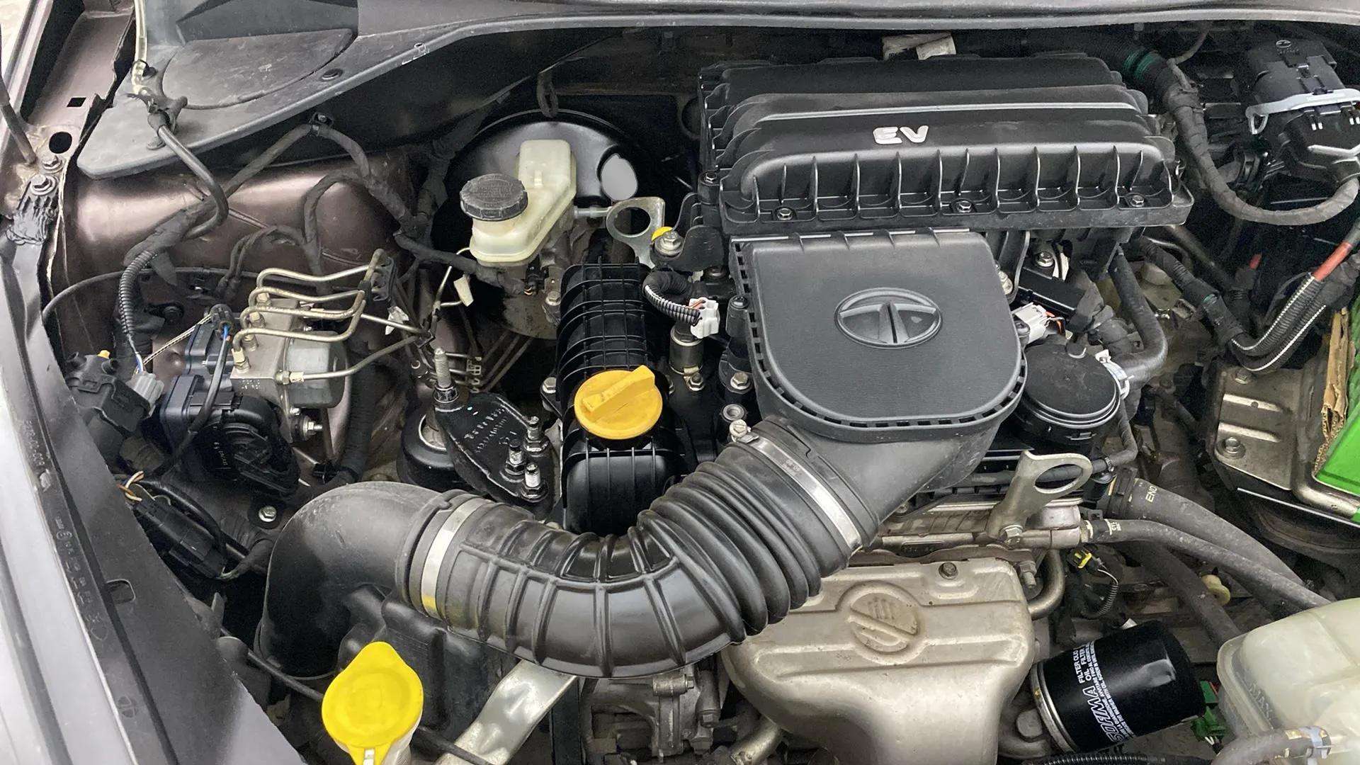 Engine-Right-Aligned--11