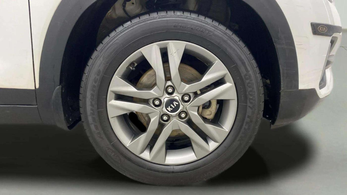 2019 KIA SELTOS HTX 1.5 DIESEL, Diesel, Manual, 32,076 km, Right Front Wheel