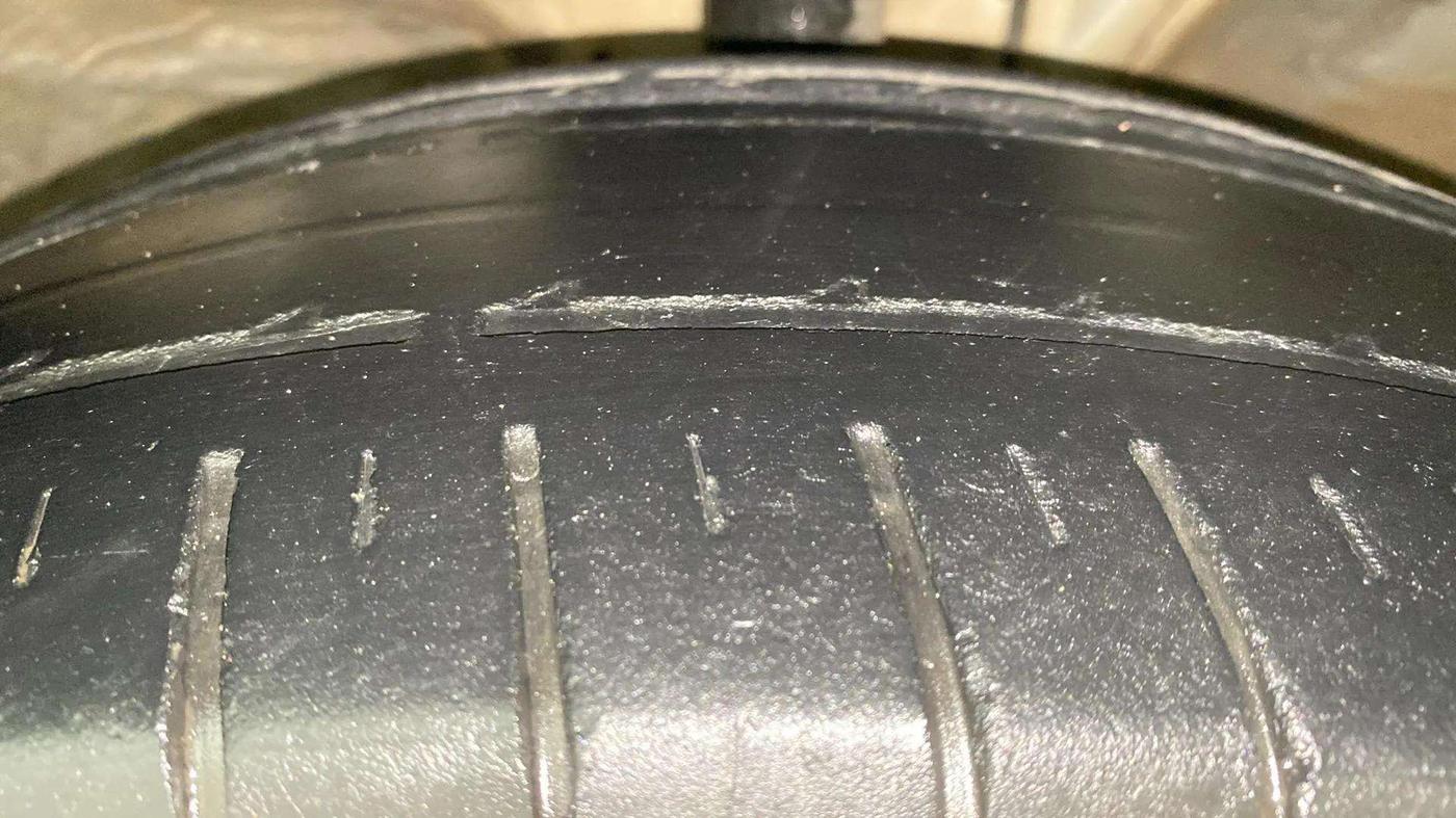 2019 KIA SELTOS HTX 1.5 DIESEL, Diesel, Manual, 32,076 km, Right Front Tyre Tread