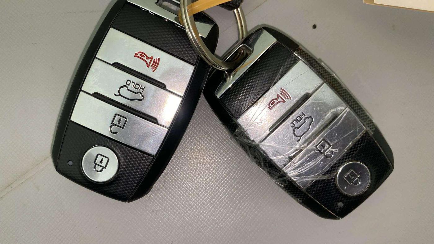 2019 KIA SELTOS HTX 1.5 DIESEL, Diesel, Manual, 32,076 km, Key Close Up