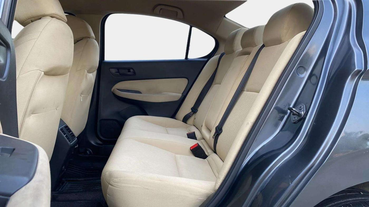 2022 Honda City 1.5L I-VTEC V MT 5TH GEN, Petrol, Manual, 36,532 km, Right Side Rear Door Cabin