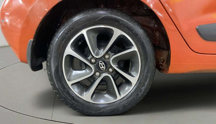 2017 Hyundai Grand i10 SPORTZ (O) AT 1.2 KAPPA VTVT, Petrol, Automatic, 42,575 km, Right Rear Wheel